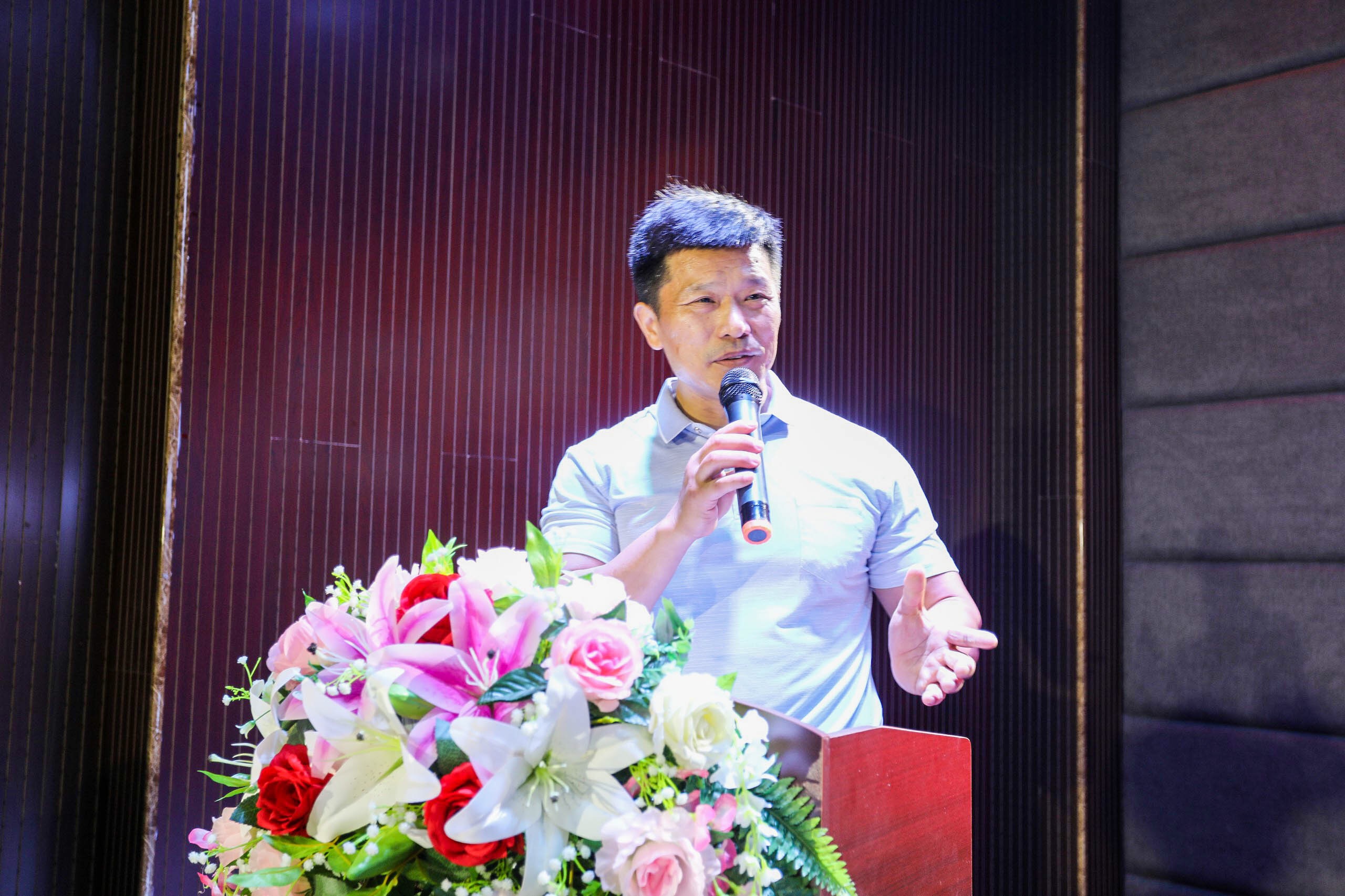 2ȻӰҕV湫˾:ϴȻV޹˾ôӣ